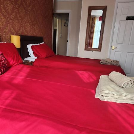 Twin Palms Guesthouse Great Yarmouth Dış mekan fotoğraf