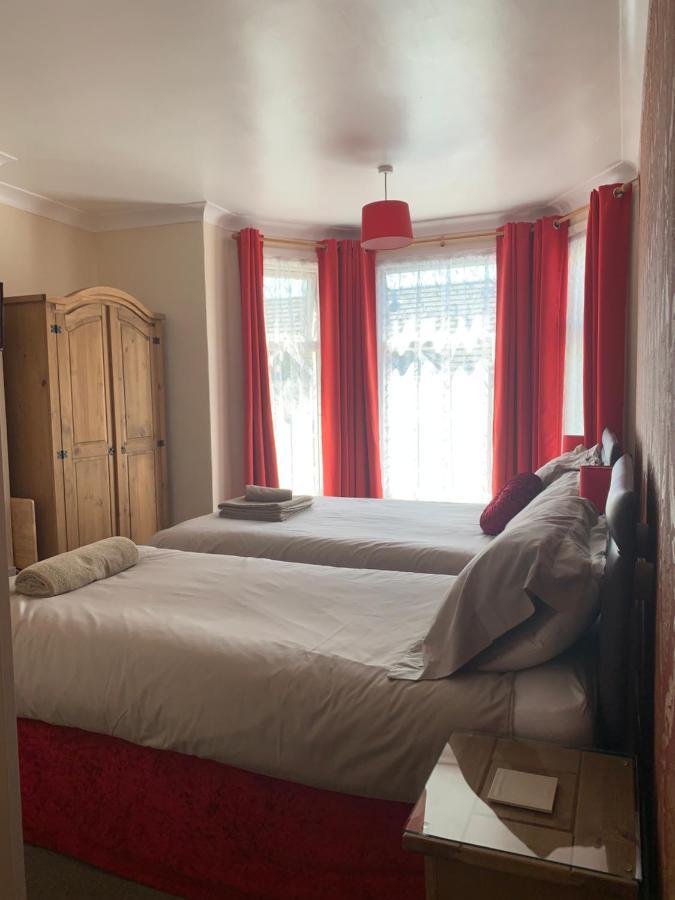Twin Palms Guesthouse Great Yarmouth Dış mekan fotoğraf