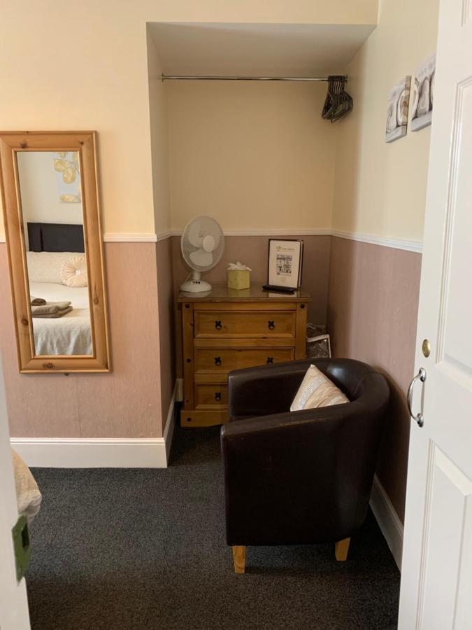 Twin Palms Guesthouse Great Yarmouth Dış mekan fotoğraf