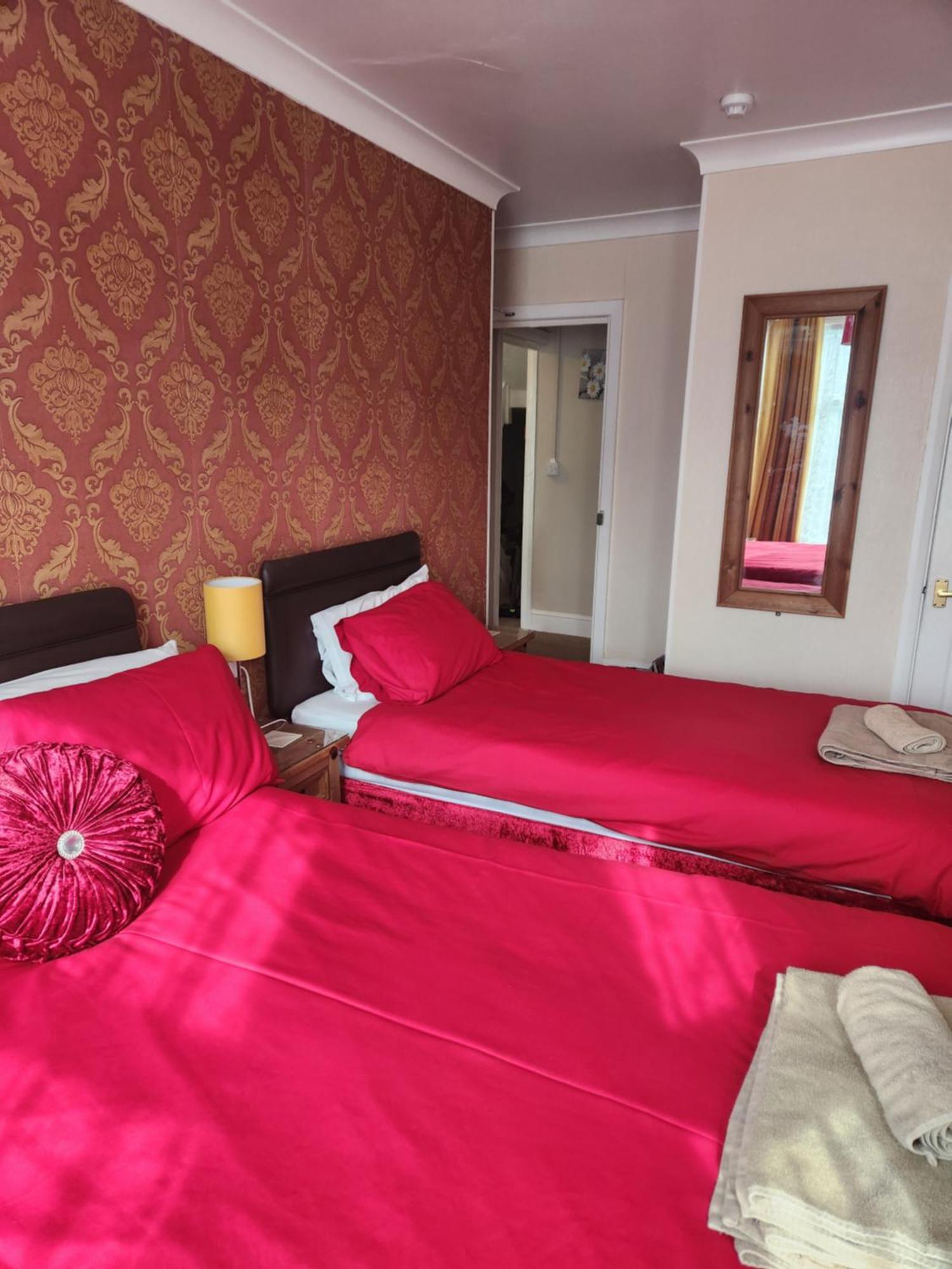 Twin Palms Guesthouse Great Yarmouth Dış mekan fotoğraf