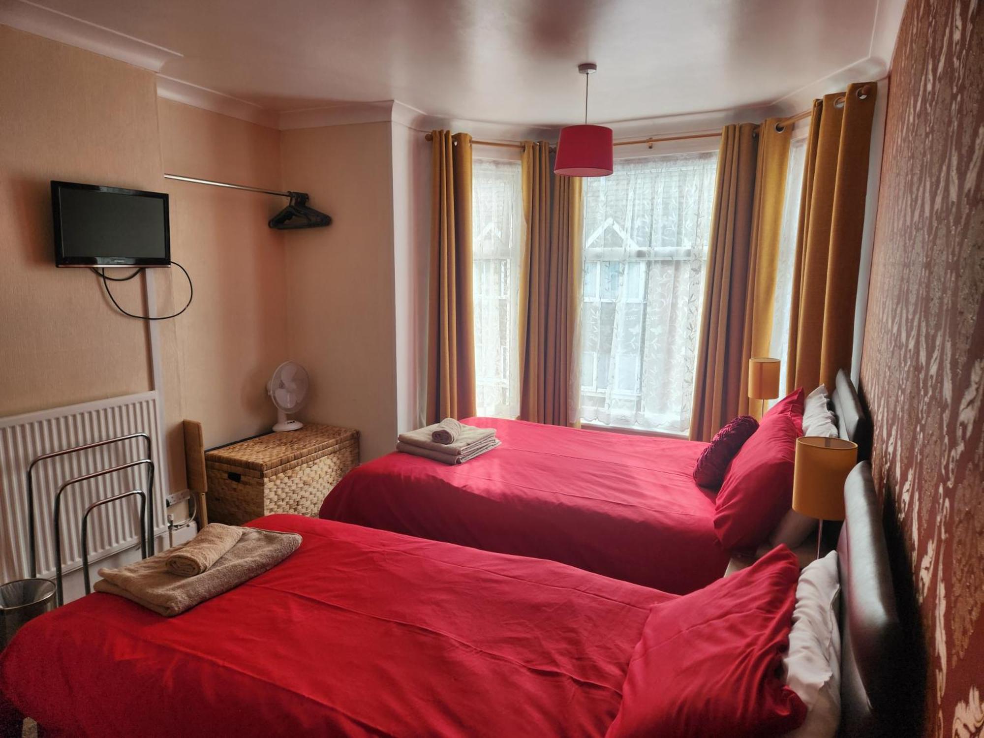 Twin Palms Guesthouse Great Yarmouth Dış mekan fotoğraf
