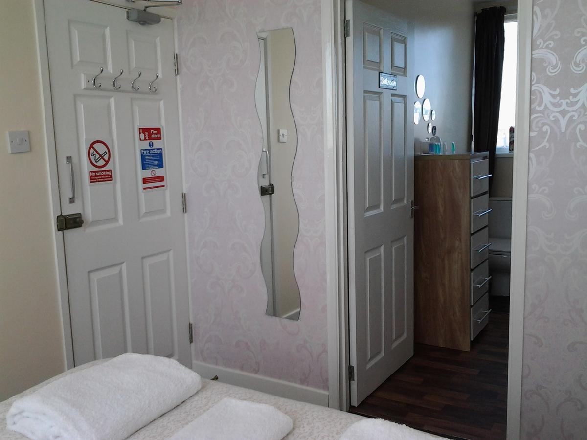 Twin Palms Guesthouse Great Yarmouth Dış mekan fotoğraf