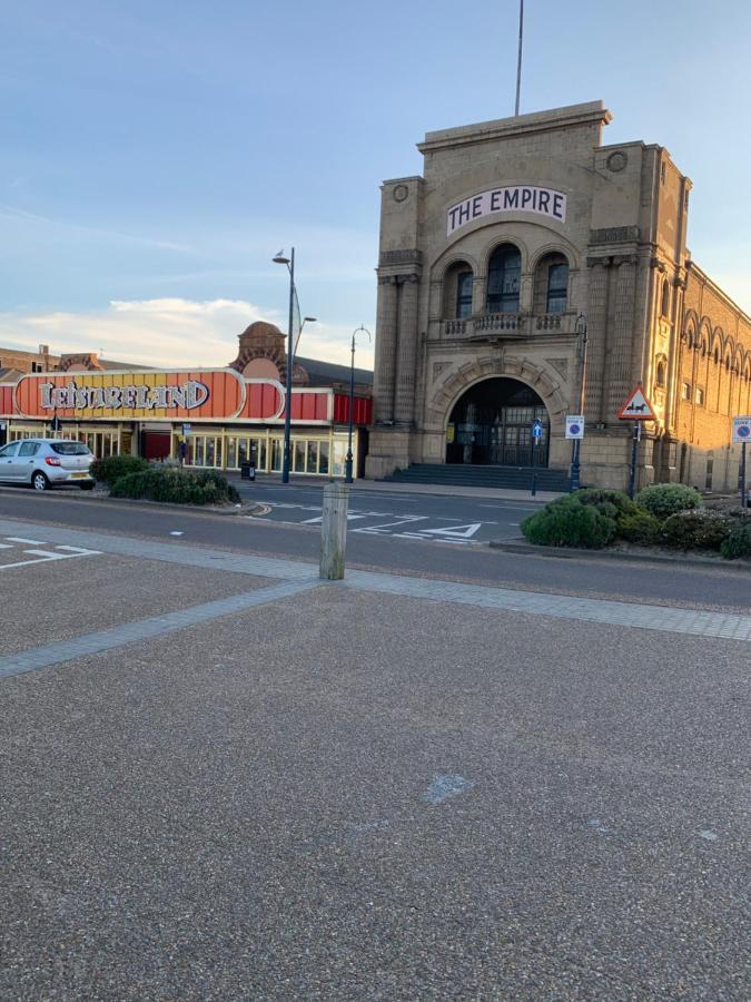 Twin Palms Guesthouse Great Yarmouth Dış mekan fotoğraf