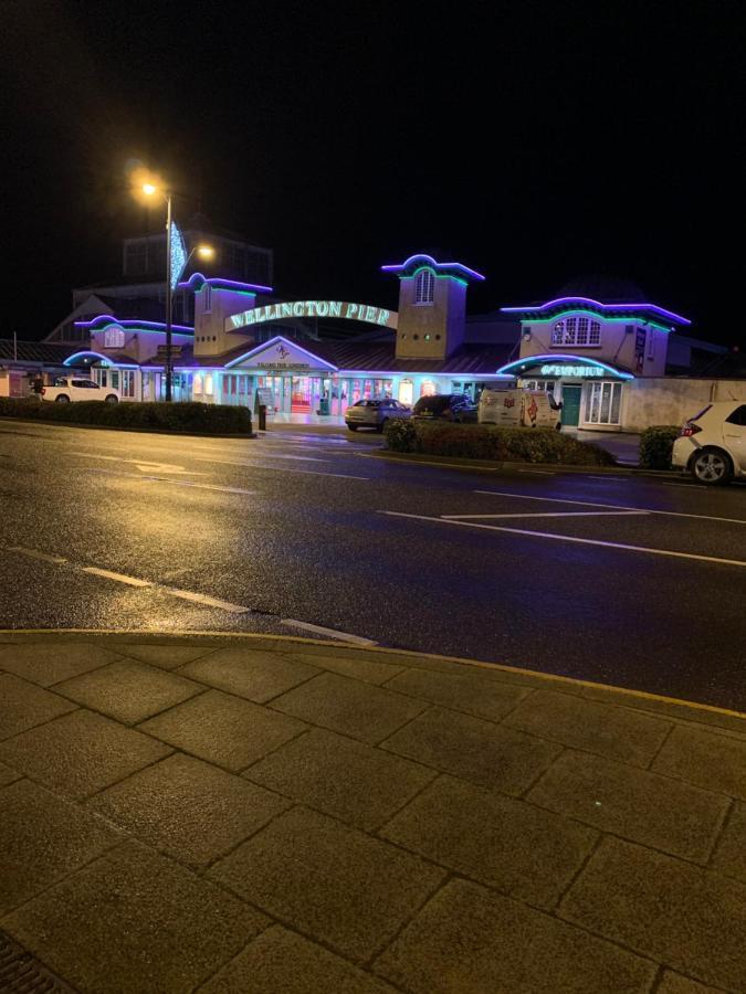 Twin Palms Guesthouse Great Yarmouth Dış mekan fotoğraf